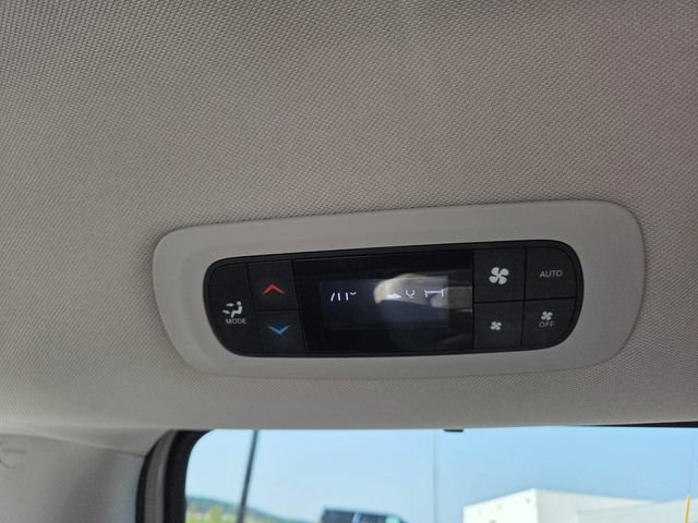 Used 2021 Chrysler Pacifica Touring-L w/ Uconnect Theater Family Group AWD/4WD image 23