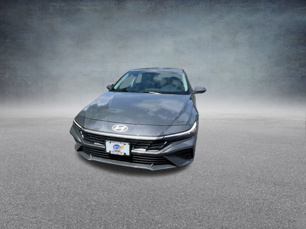 Used 2025 Hyundai Elantra Blue image 7