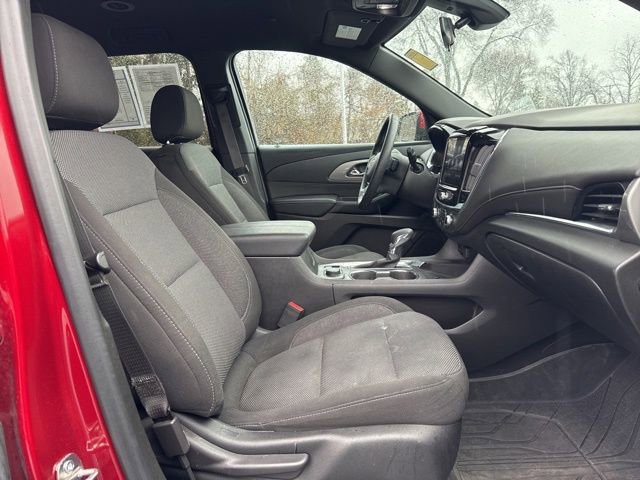 Used 2023 Chevrolet Traverse LT w/ LPO, Floor Liner Package image 28