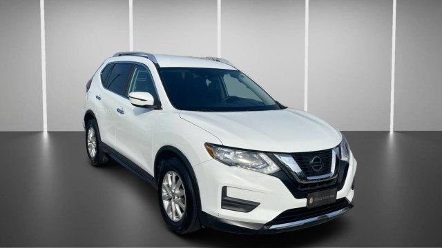 Used 2020 Nissan Rogue SV FWD image 2