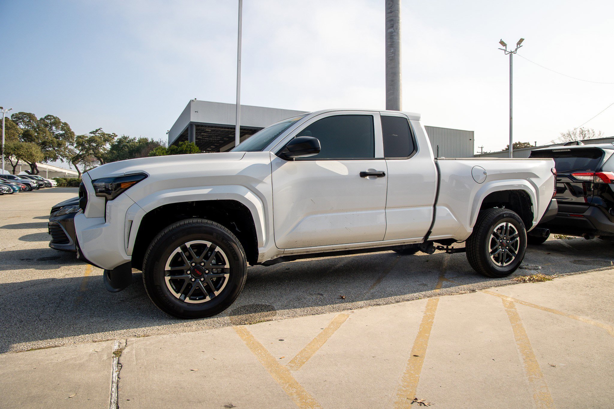 Used 2025 Toyota Tacoma SR image 3