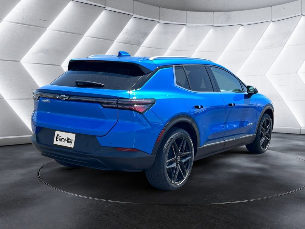 New 2026 Chevrolet Equinox EV LT w/ LPO, Blackout Package FWD image 5
