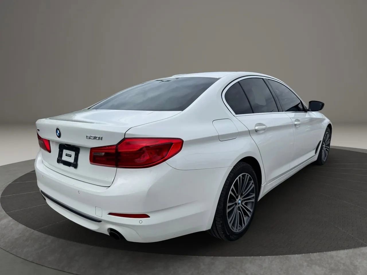Used 2019 BMW 530i xDrive w/ Convenience Package image 5