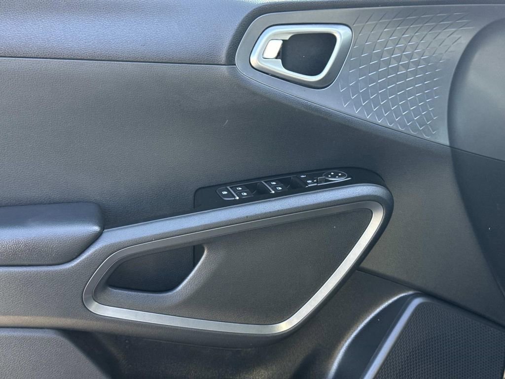 Used 2020 Kia Soul EX image 17