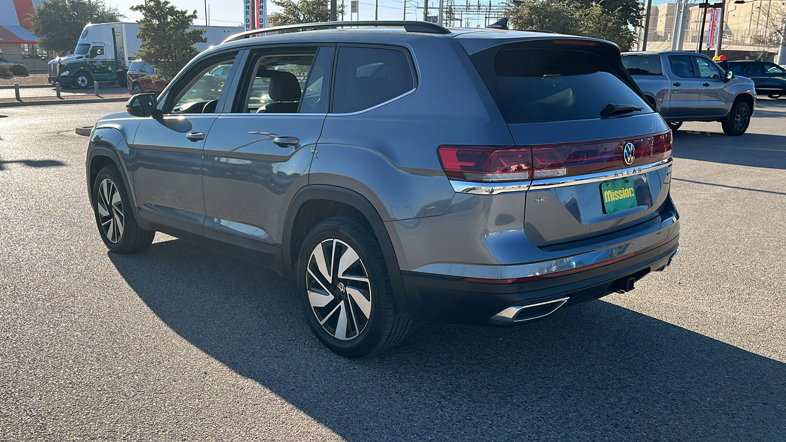 Used 2024 Volkswagen Atlas SE image 6