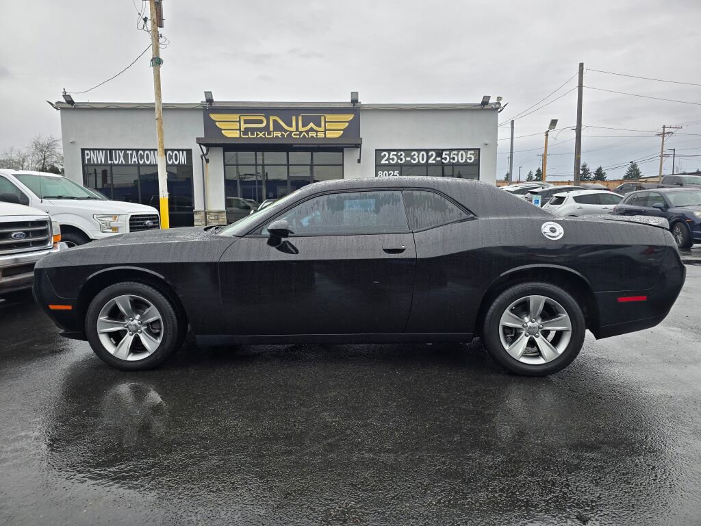 Used 2019 Dodge Challenger SXT image 11