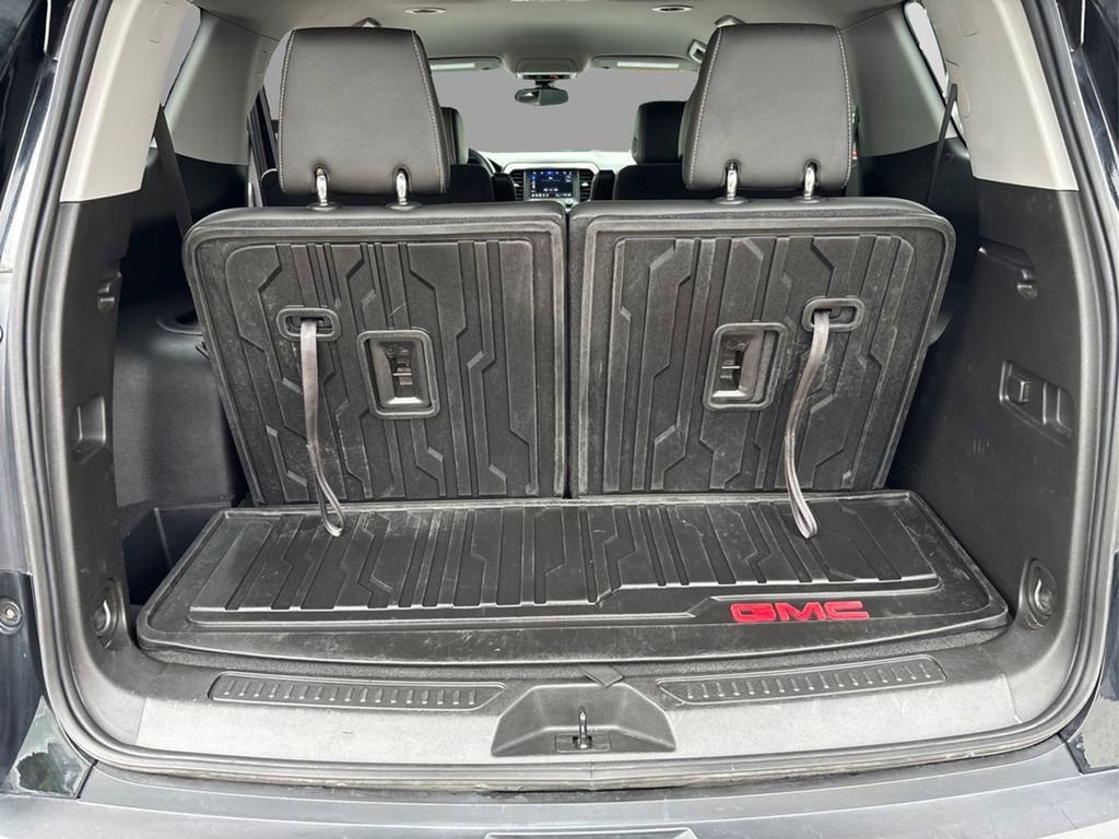 Used 2023 GMC Acadia SLT image 11