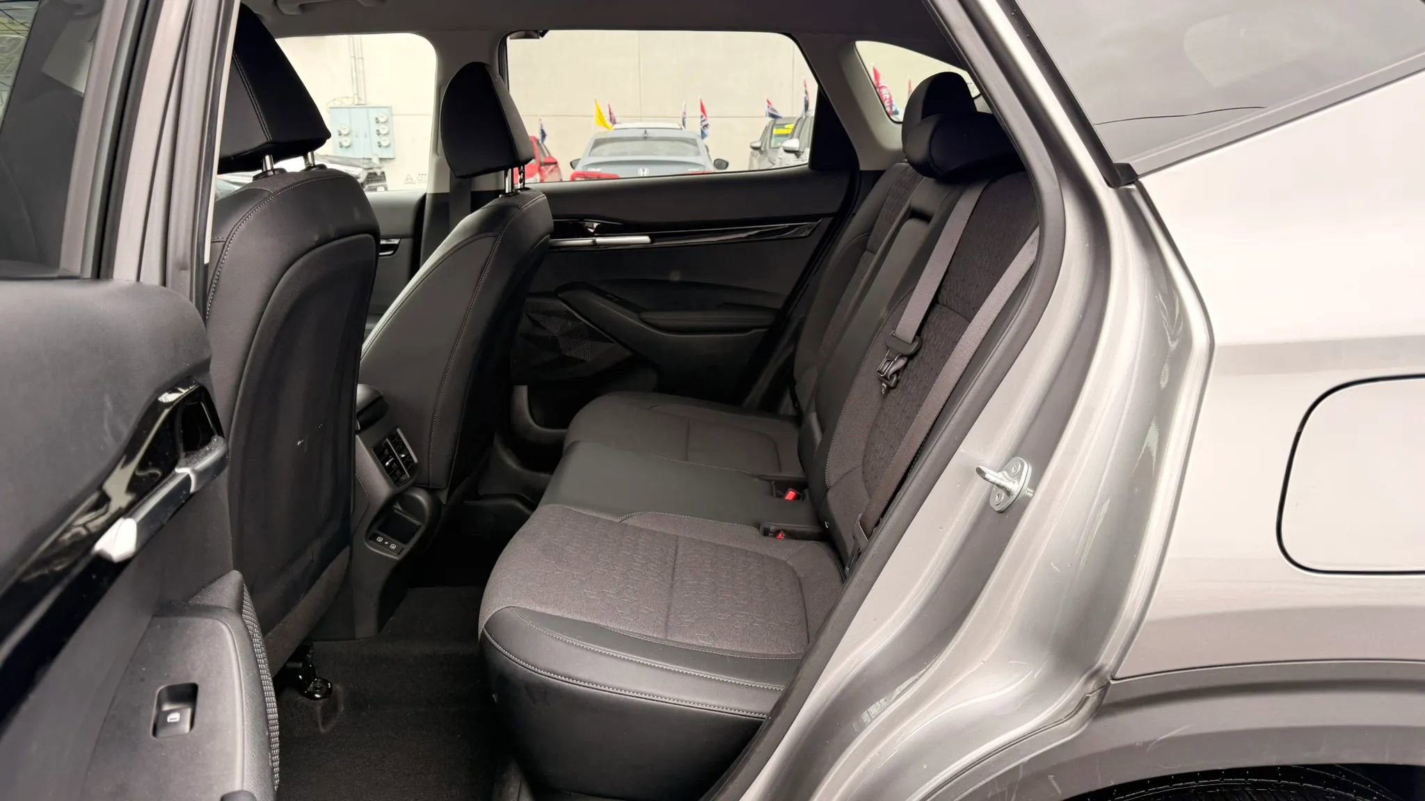 Used 2025 Kia Seltos S FWD image 13
