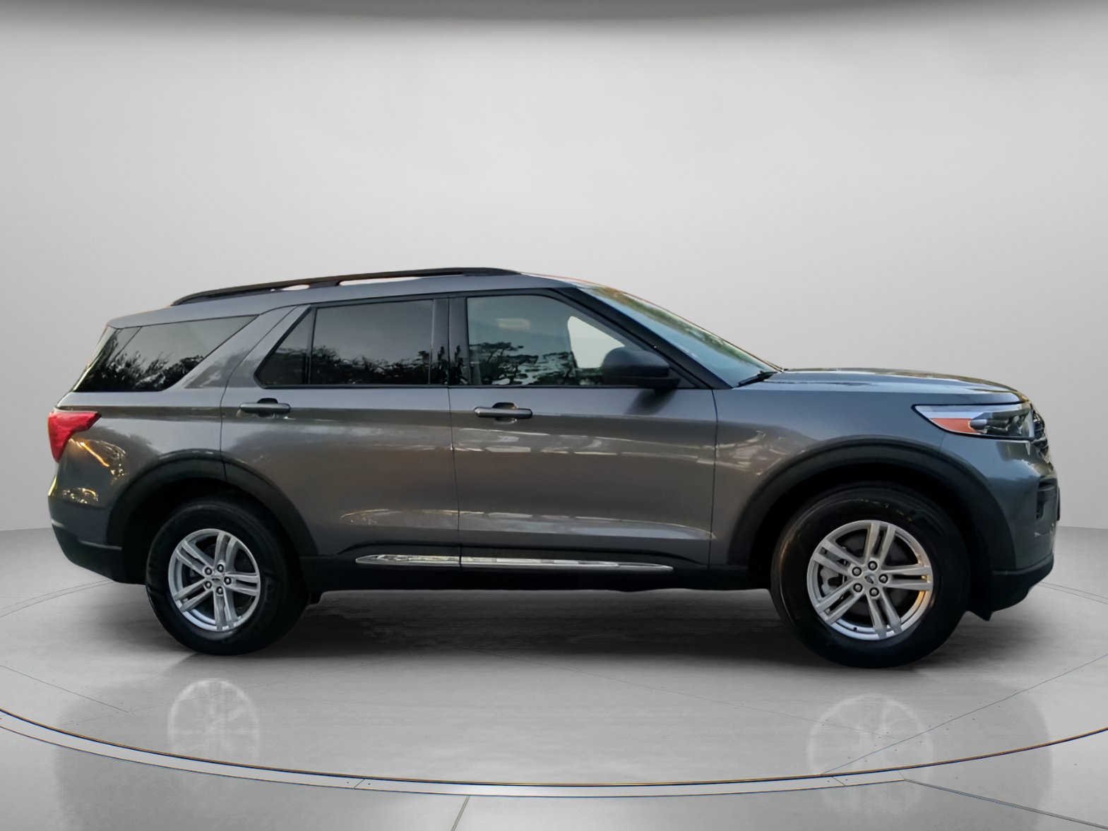 Certified 2023 Ford Explorer XLT AWD/4WD image 34
