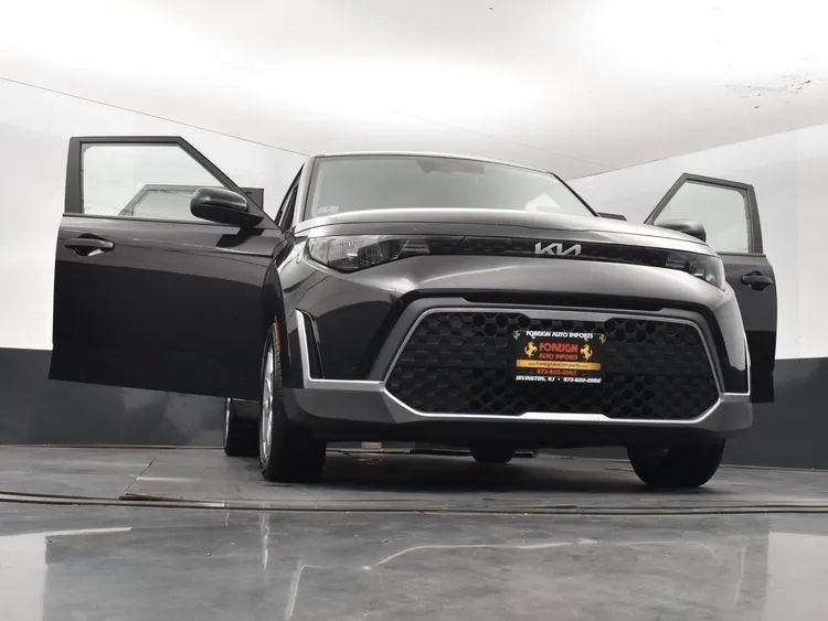 Used 2024 Kia Soul LX w/ Option Group 015 FWD image 11