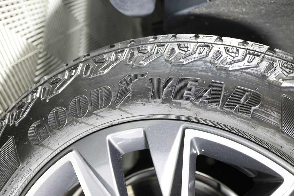 Used 2023 Chevrolet Tahoe Z71 w/ Luxury Package image 48