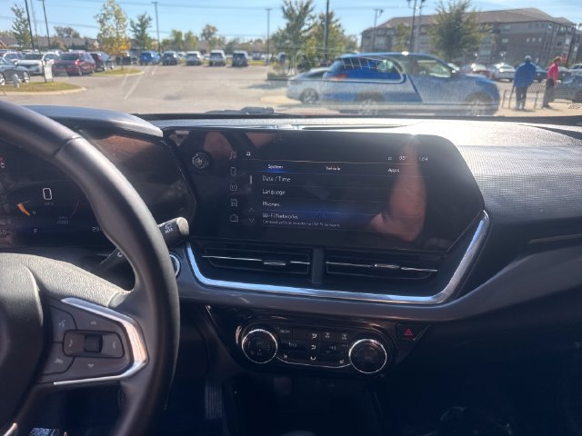 Used 2024 Chevrolet Trax ACTIV FWD image 15