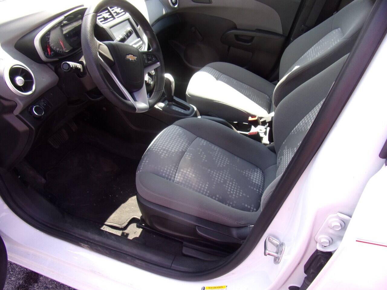 Used 2017 Chevrolet Sonic LT FWD image 20