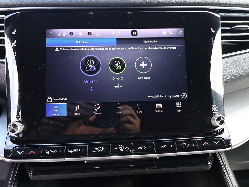 Used 2025 Jeep Wagoneer L Series II w/ 8-pass Seating Package AWD/4WD image 48