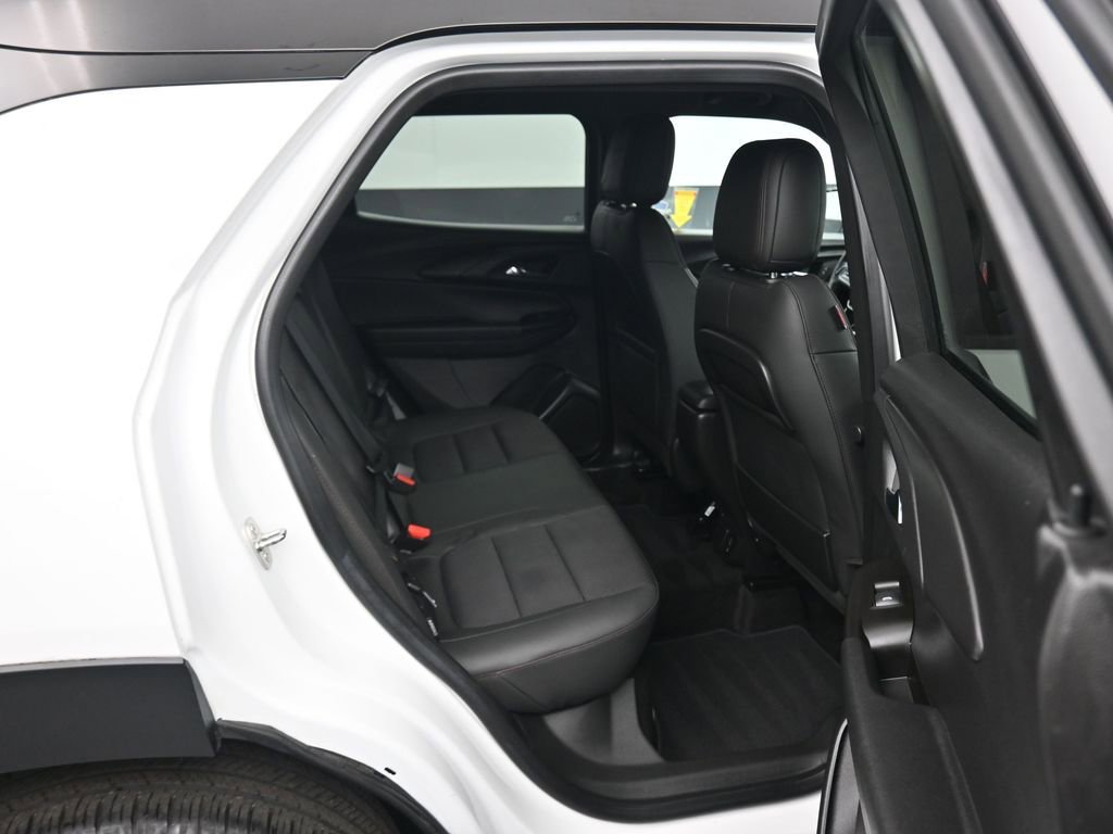 Used 2023 Chevrolet TrailBlazer RS w/ Convenience Package AWD/4WD image 36