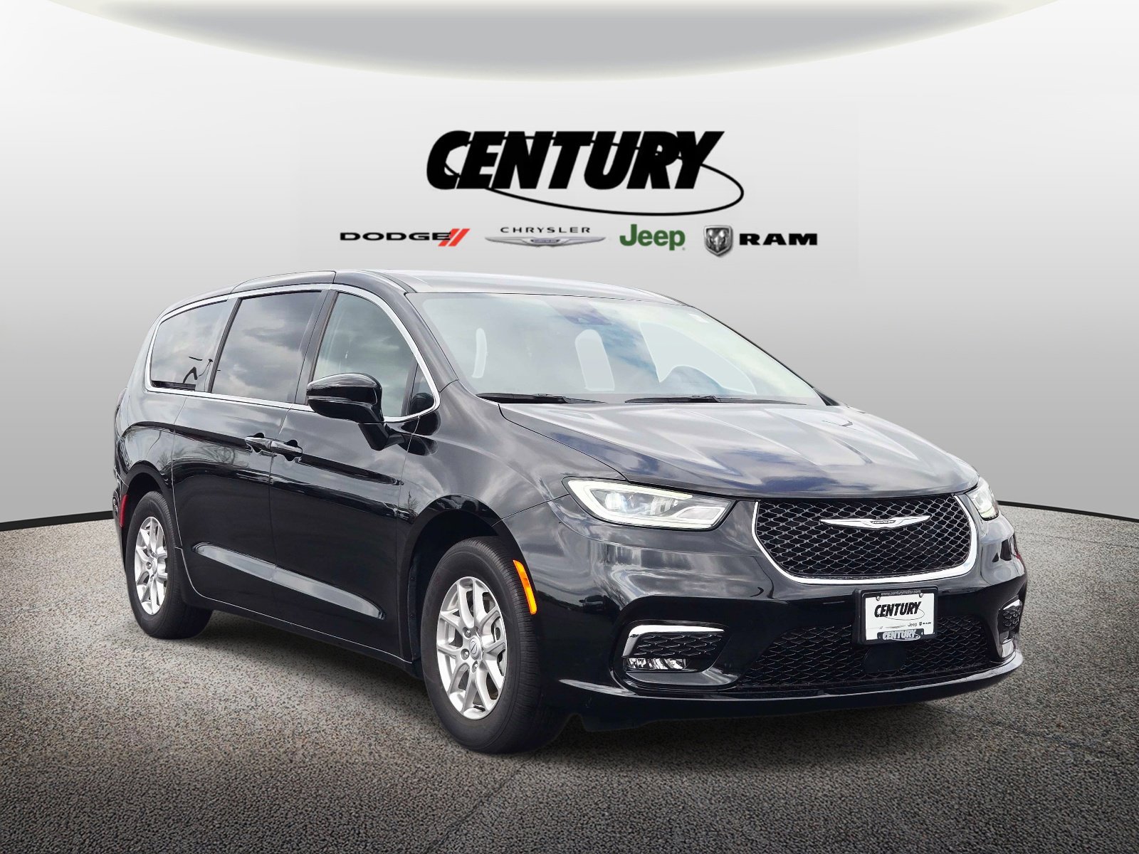 Used 2025 Chrysler Pacifica Select image 1