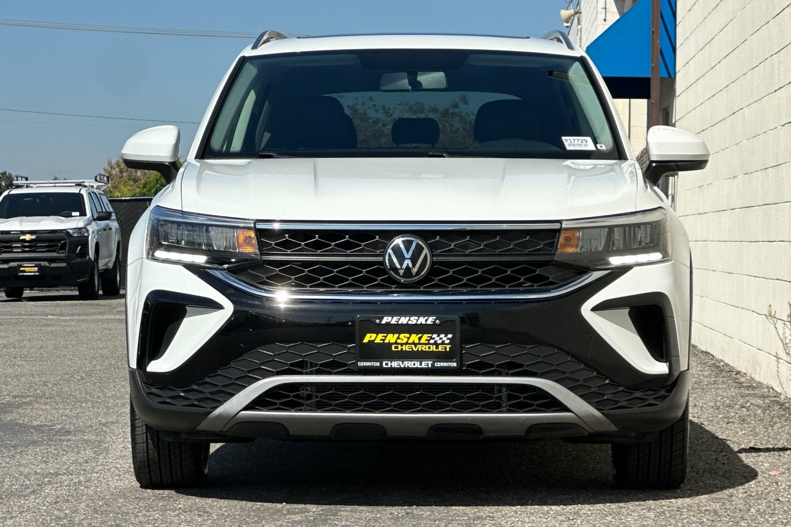 Used 2022 Volkswagen Taos SE FWD image 9