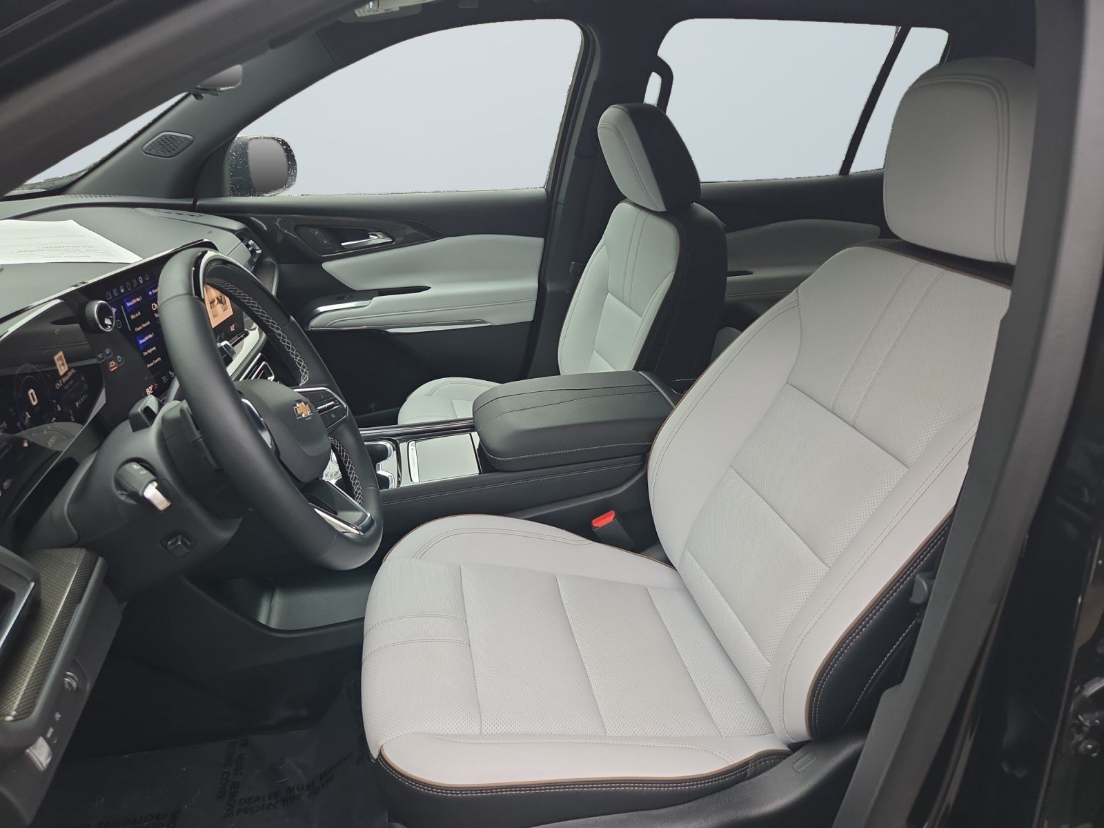 Used 2025 Chevrolet Traverse High Country FWD image 11