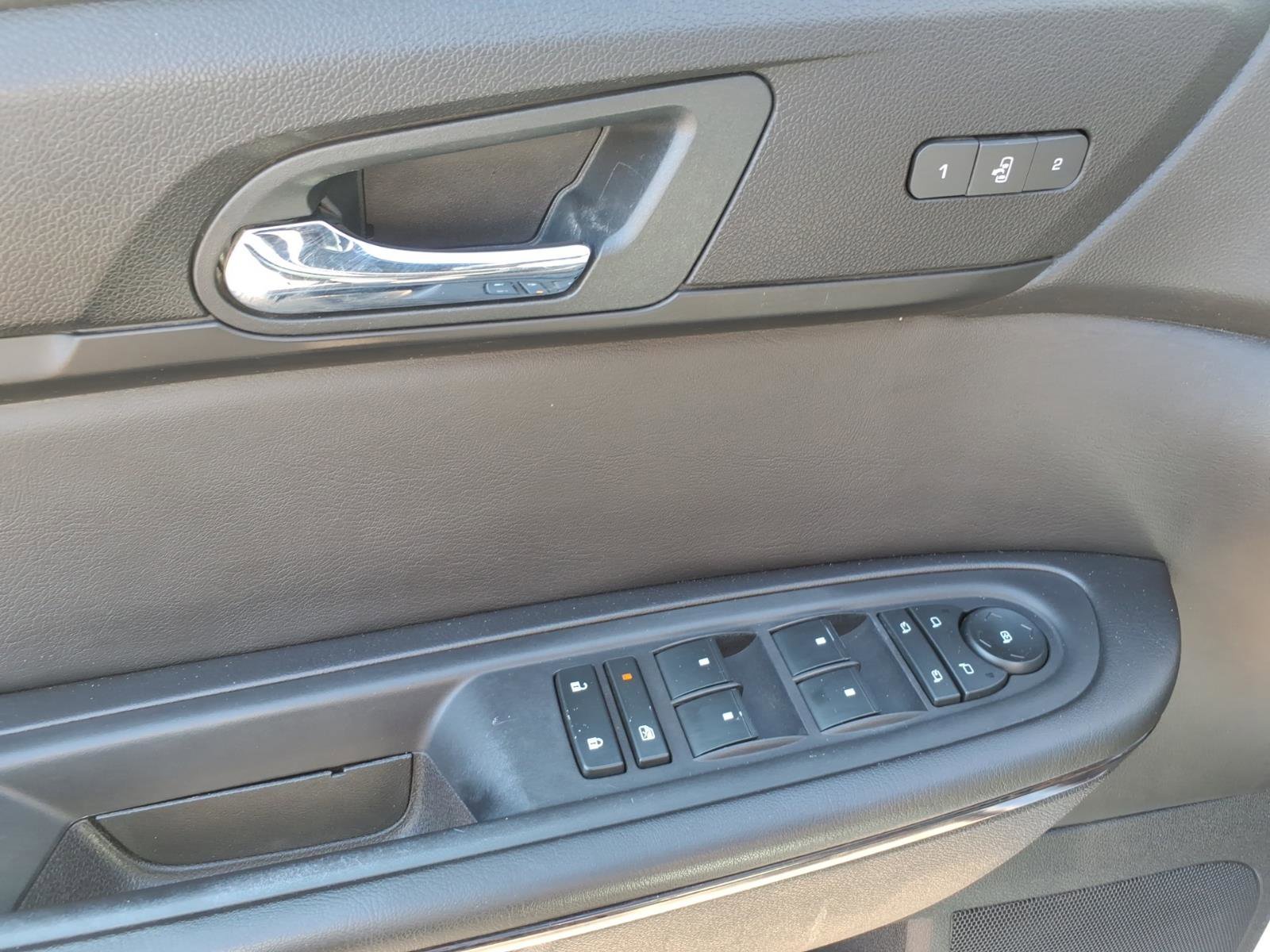 Used 2016 Chevrolet Traverse LTZ AWD/4WD image 12