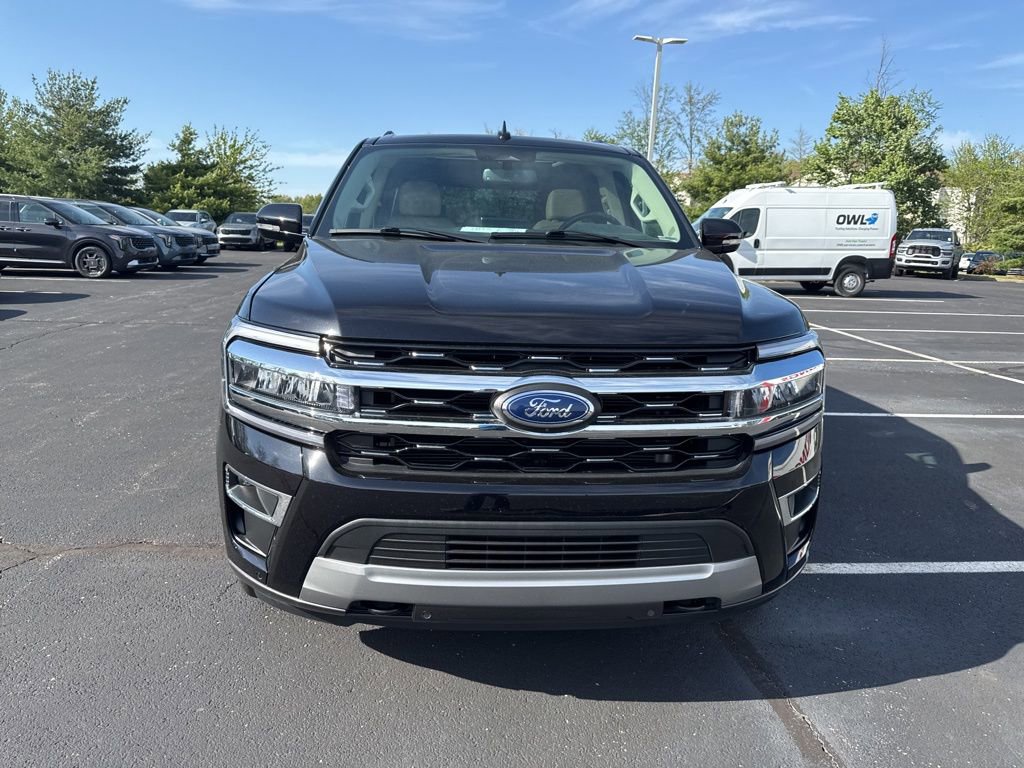 Used 2024 Ford Expedition Limited image 2