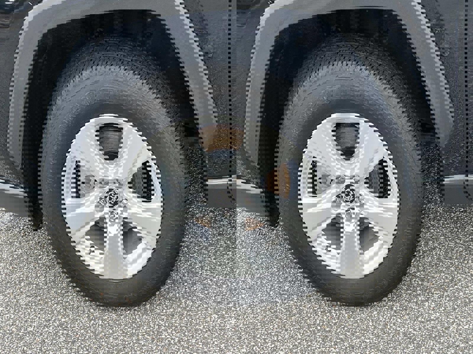 Used 2021 Toyota RAV4 XLE image 11