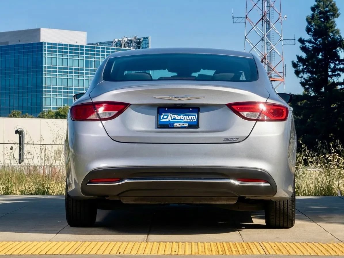 Used 2016 Chrysler 200 Limited FWD image 5