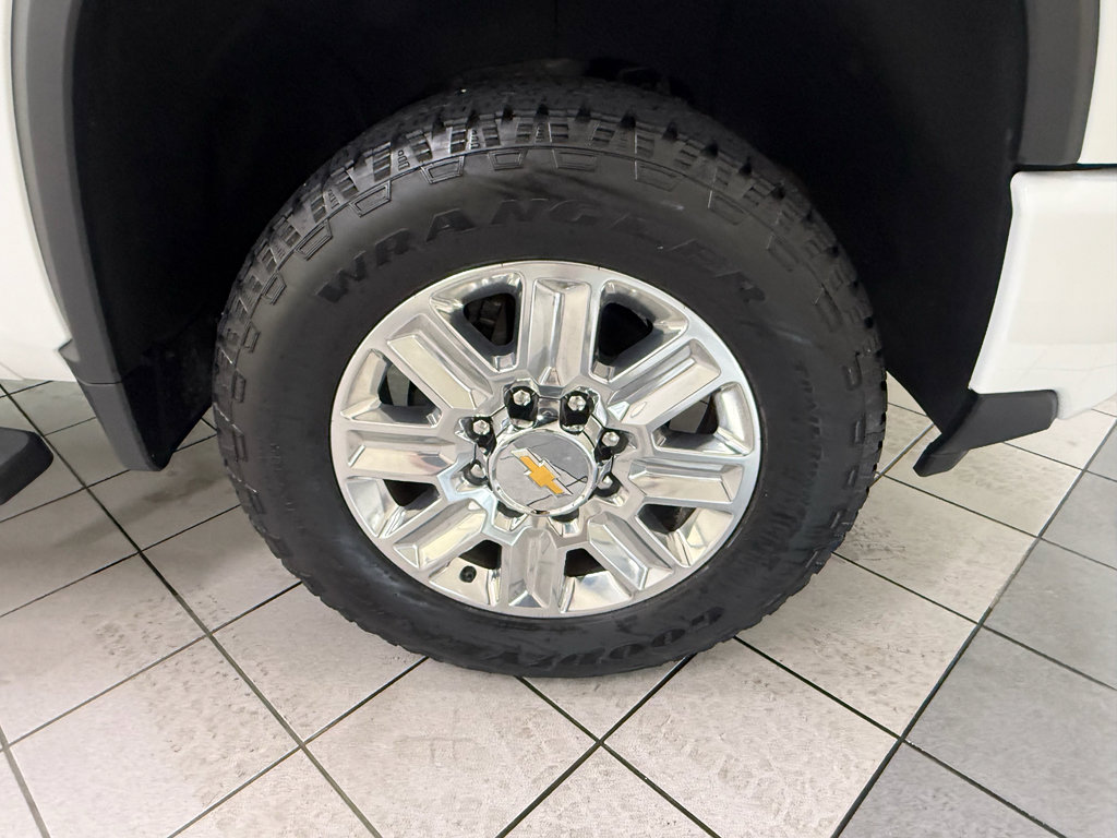 Certified 2024 Chevrolet Silverado 2500 High Country AWD/4WD image 16