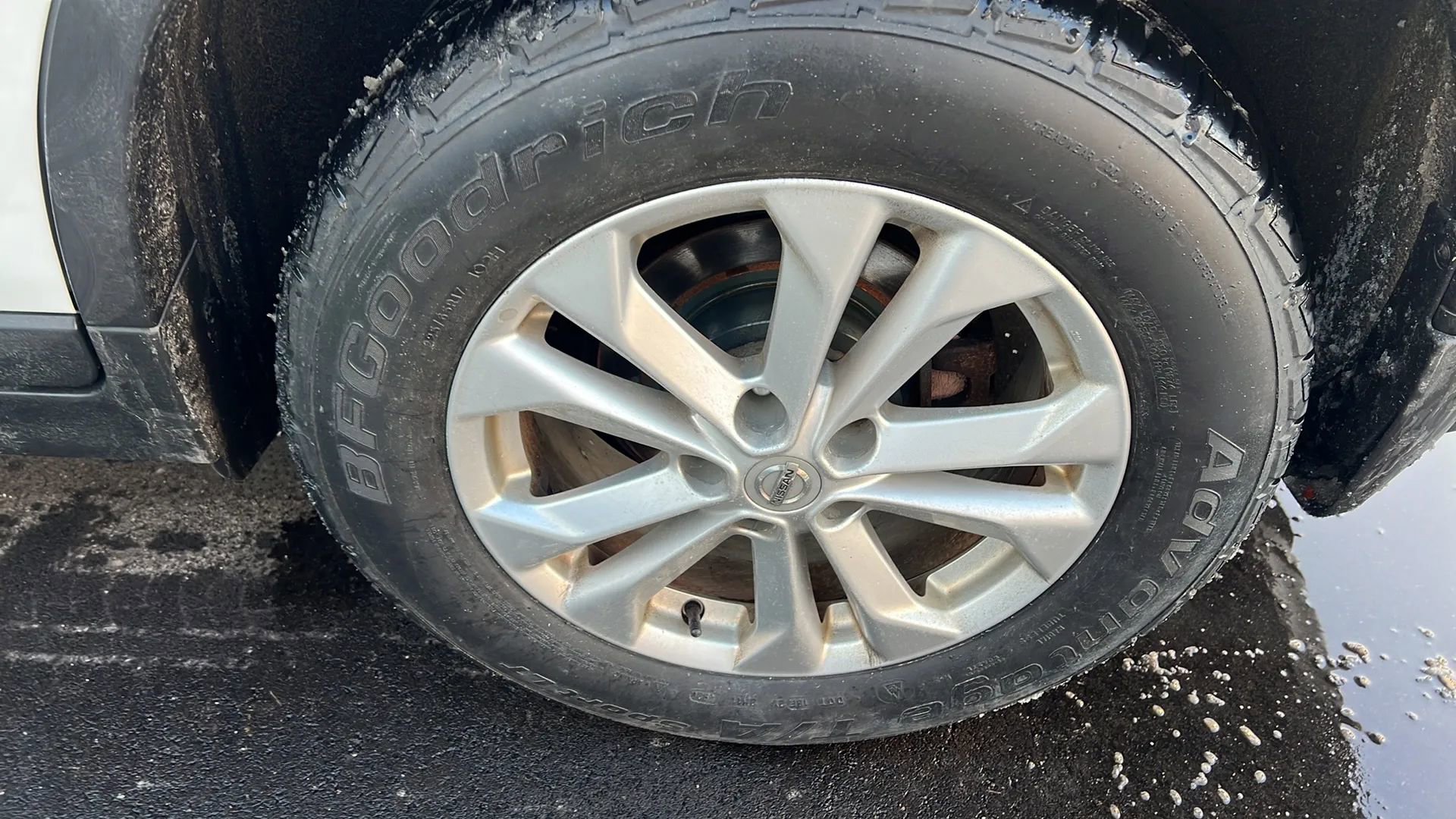 Used 2016 Nissan Rogue SV image 31