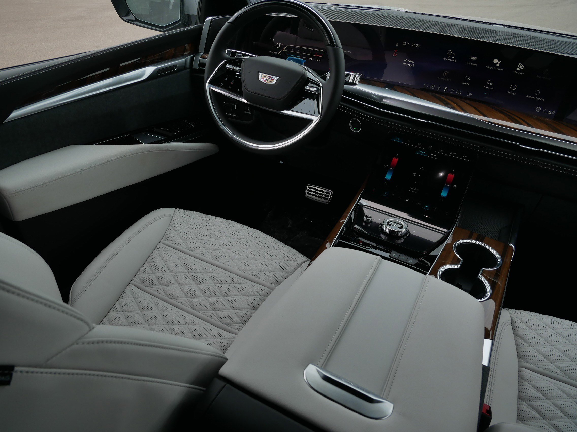 New 2026 Cadillac Escalade Platinum Sport w/ LPO, ONYX Package image 7