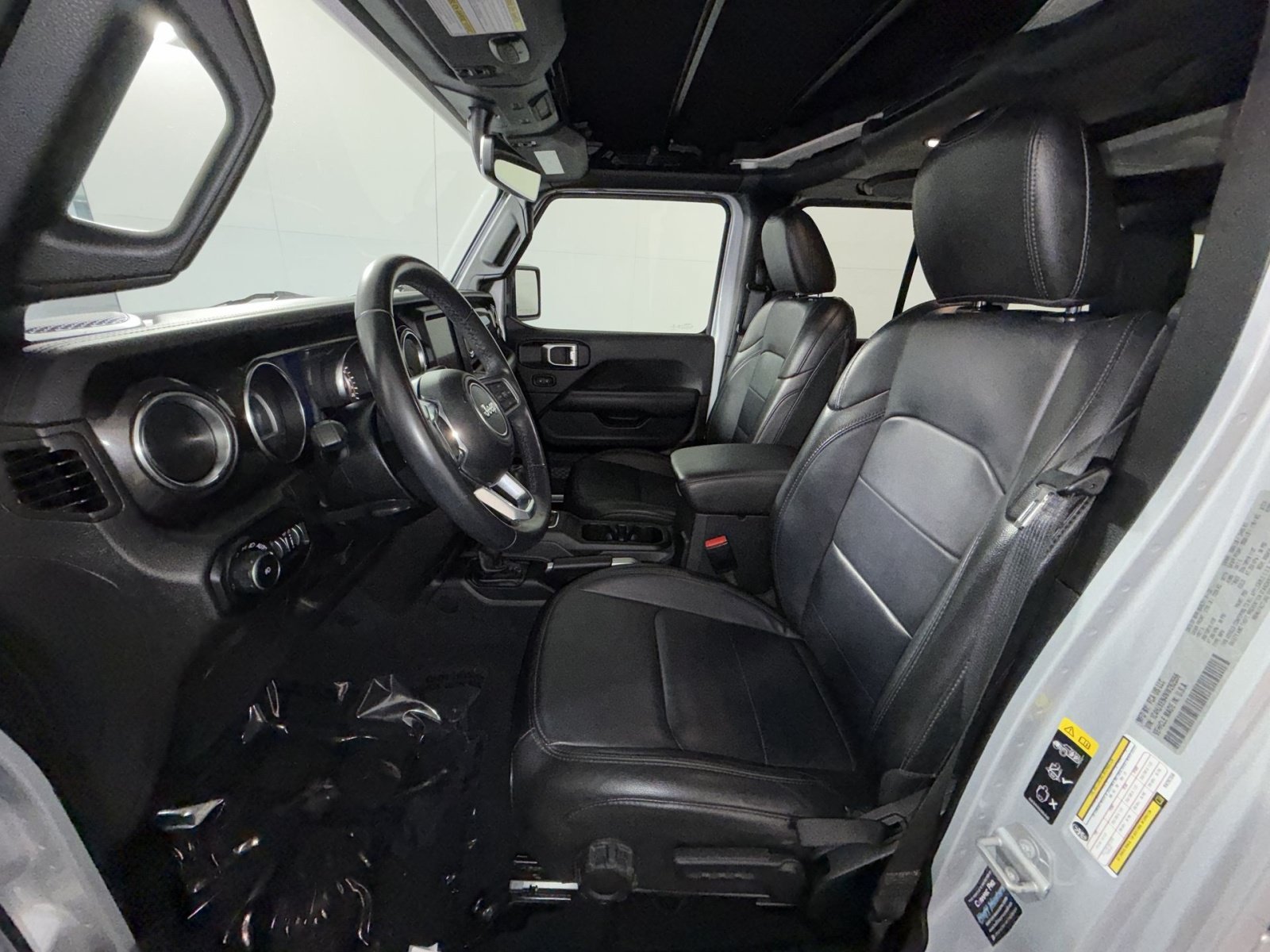 Used 2022 Jeep Wrangler Unlimited Sahara AWD/4WD image 13