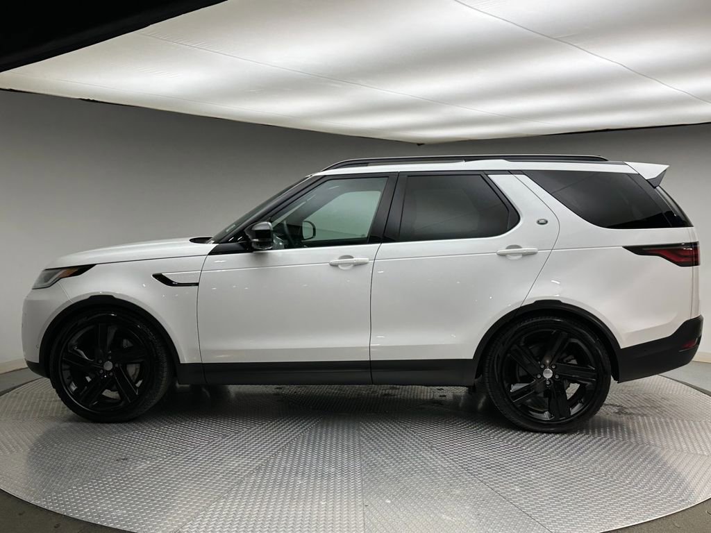 Certified 2025 Land Rover Discovery S AWD/4WD image 2