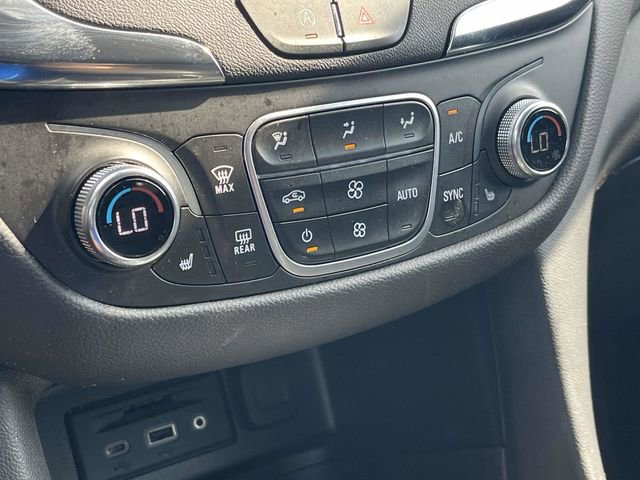 Used 2024 Chevrolet Equinox LT FWD image 31