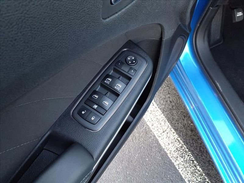 Used 2023 Dodge Charger SXT image 9
