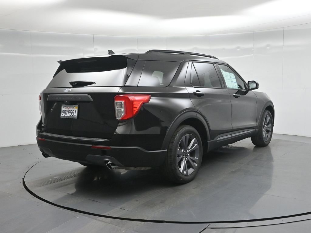 Certified 2022 Ford Explorer XLT w/ Equipment Group 202A image 24