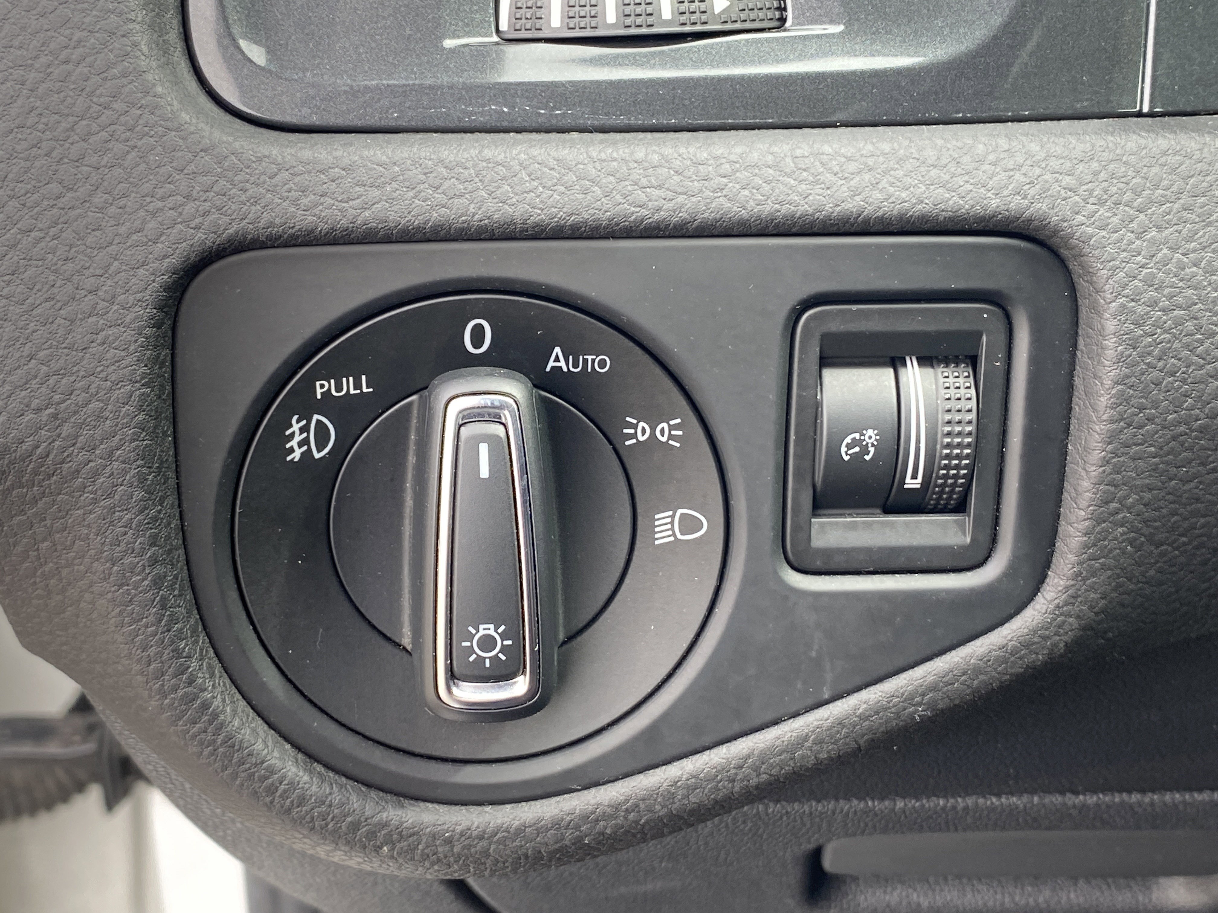 Used 2018 Volkswagen Golf Alltrack SEL image 14