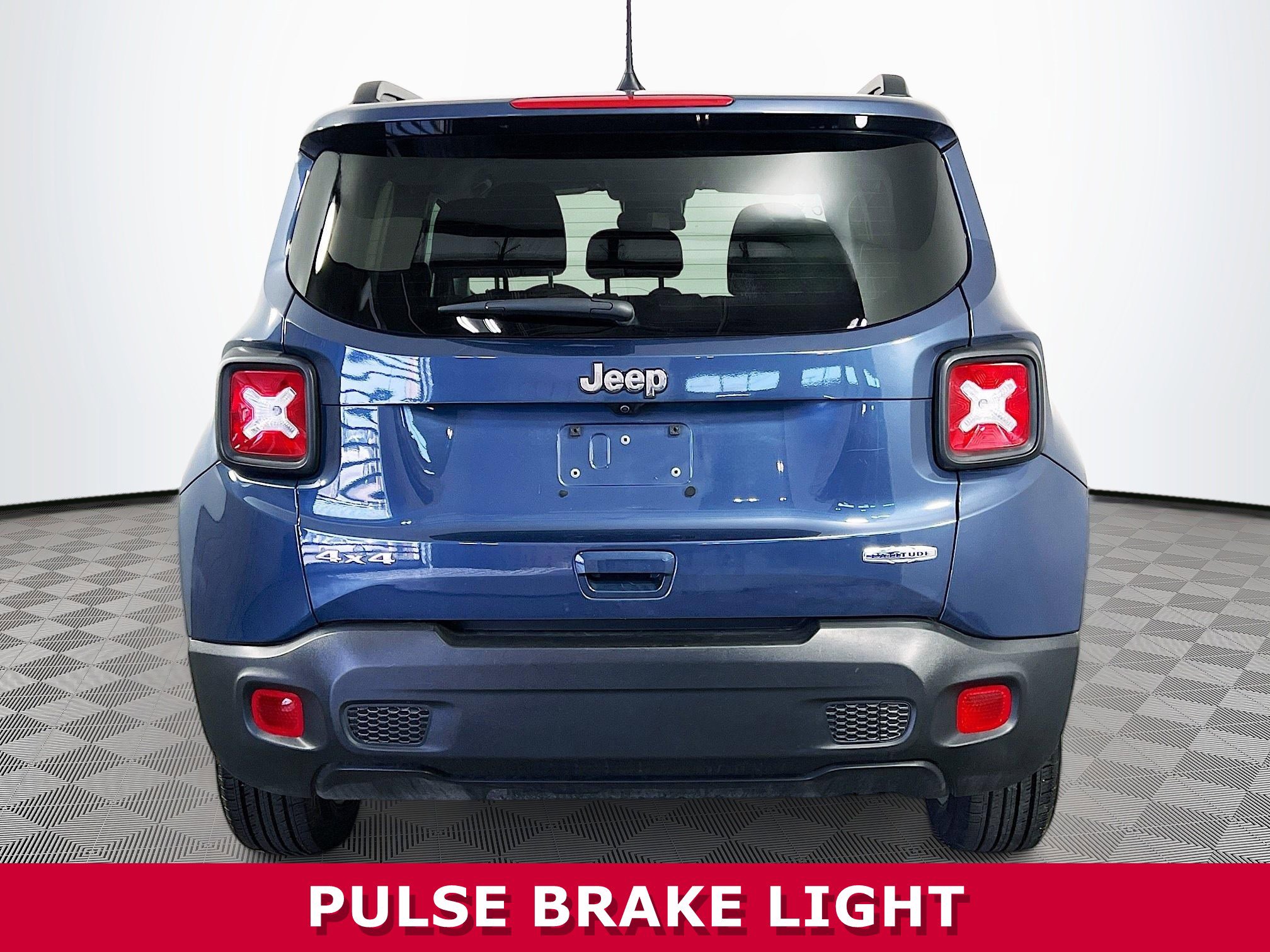 Used 2022 Jeep Renegade Latitude AWD/4WD image 26