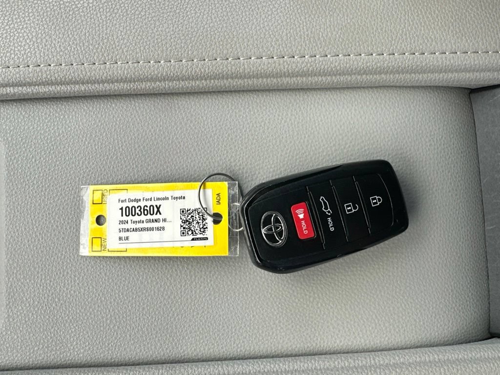 Used 2024 Toyota Grand Highlander AWD Hybrid image 52