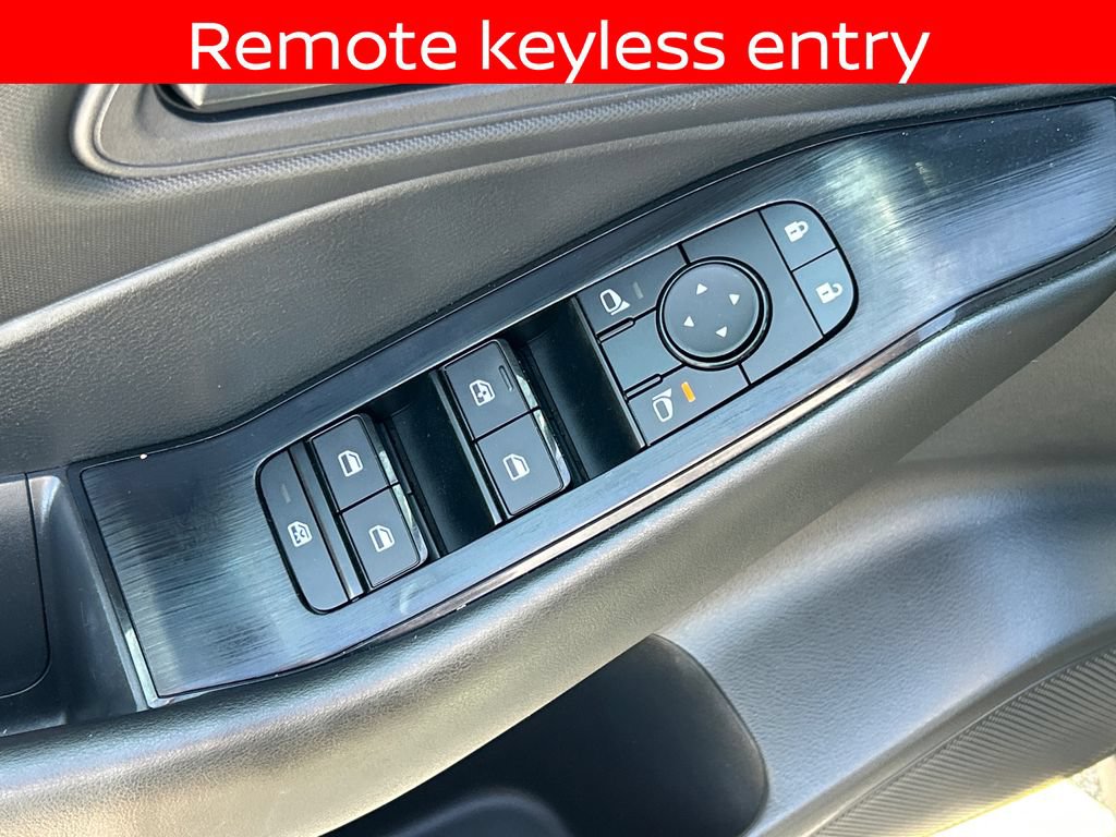 Used 2024 Nissan Rogue S AWD/4WD image 15