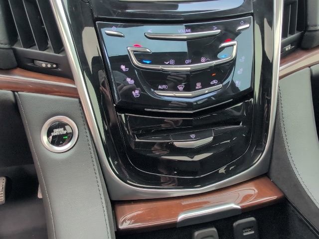 Used 2020 Cadillac Escalade Premium Luxury RWD image 26