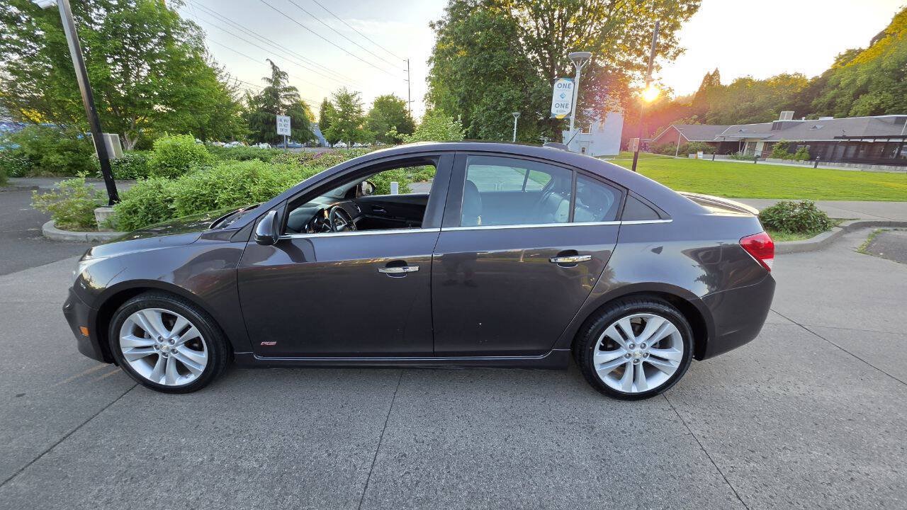 Used 2016 Chevrolet Cruze LTZ w/ Sun, Sound and Sport Package FWD image 8