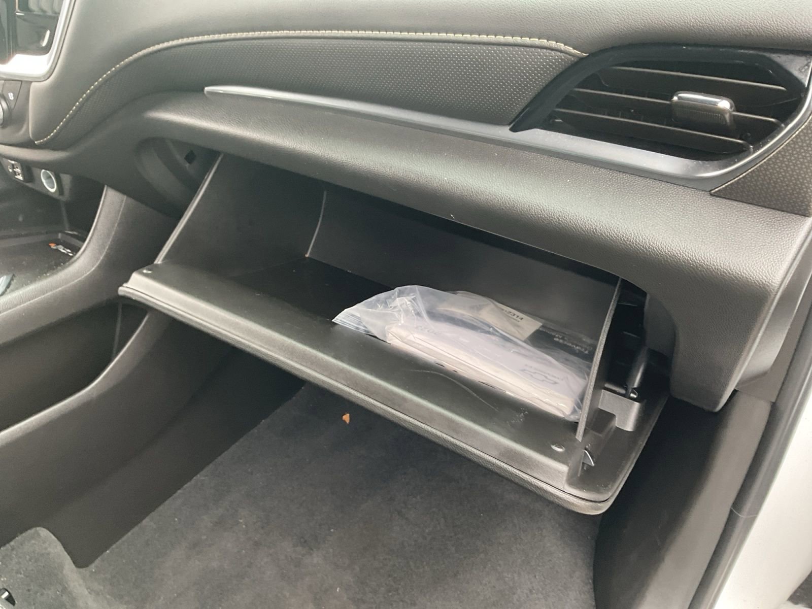 Used 2023 Chevrolet Traverse Premier w/ Redline Edition image 17