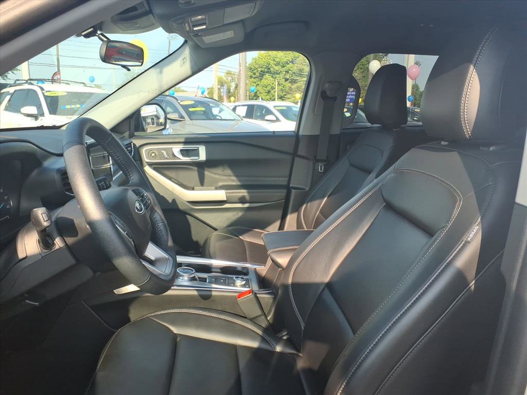 Used 2023 Ford Explorer XLT w/ Equipment Group 202A image 15