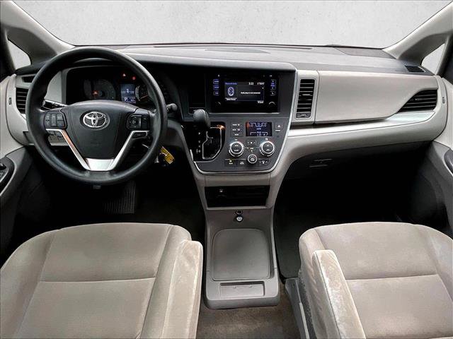 Used 2017 Toyota Sienna L FWD image 16