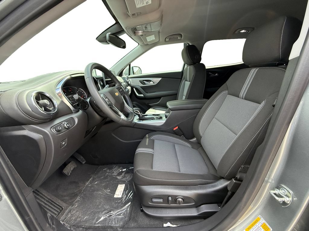 New 2026 Chevrolet Blazer LT w/ Convenience Package FWD image 9