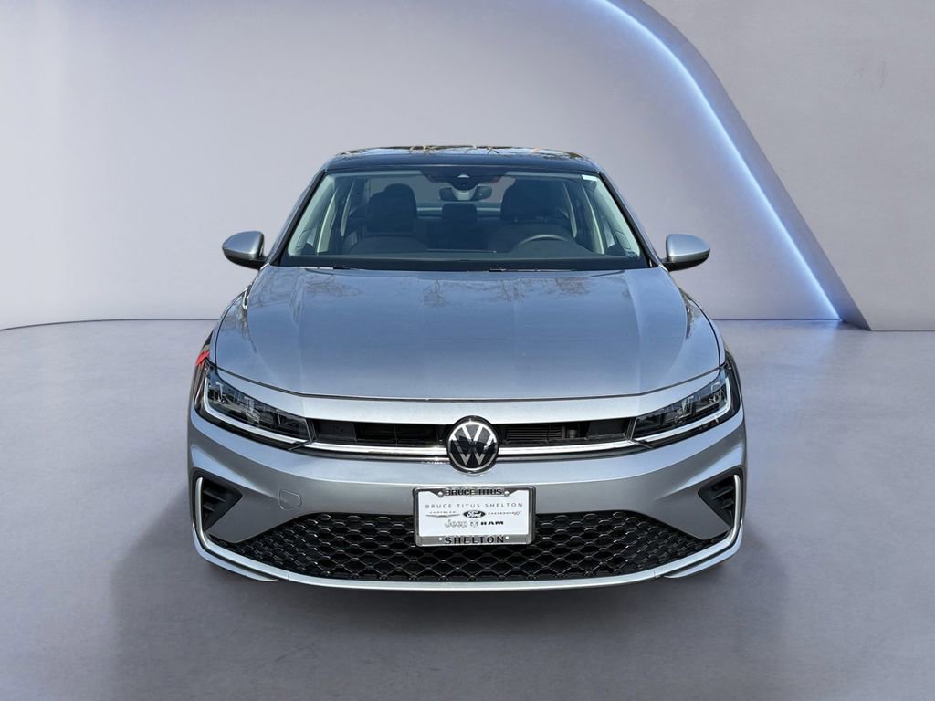 Used 2025 Volkswagen Jetta SE FWD image 8