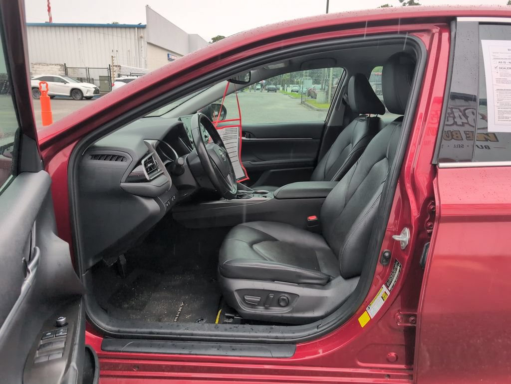Used 2021 Toyota Camry XLE FWD image 10