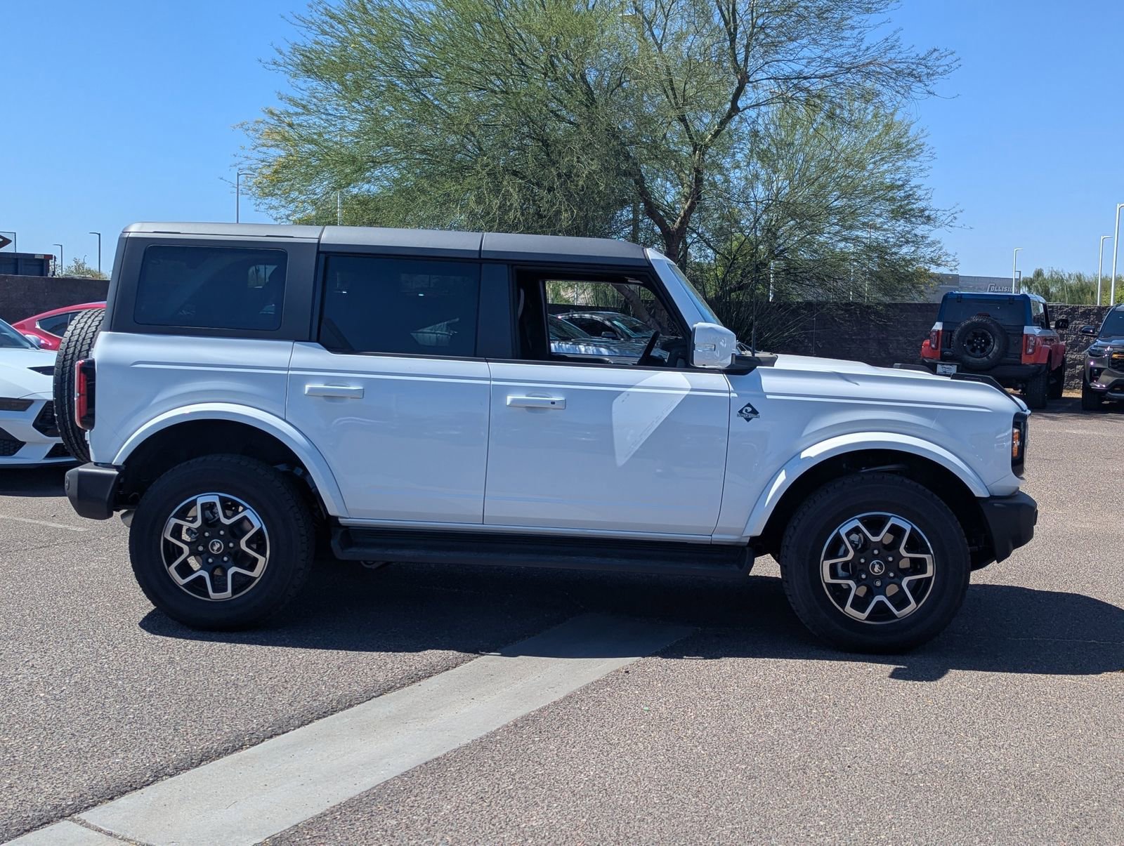 New 2025 Ford Bronco Outer Banks AWD/4WD image 40
