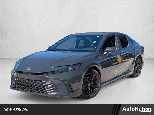 Used 2025 Toyota Camry SE image 1