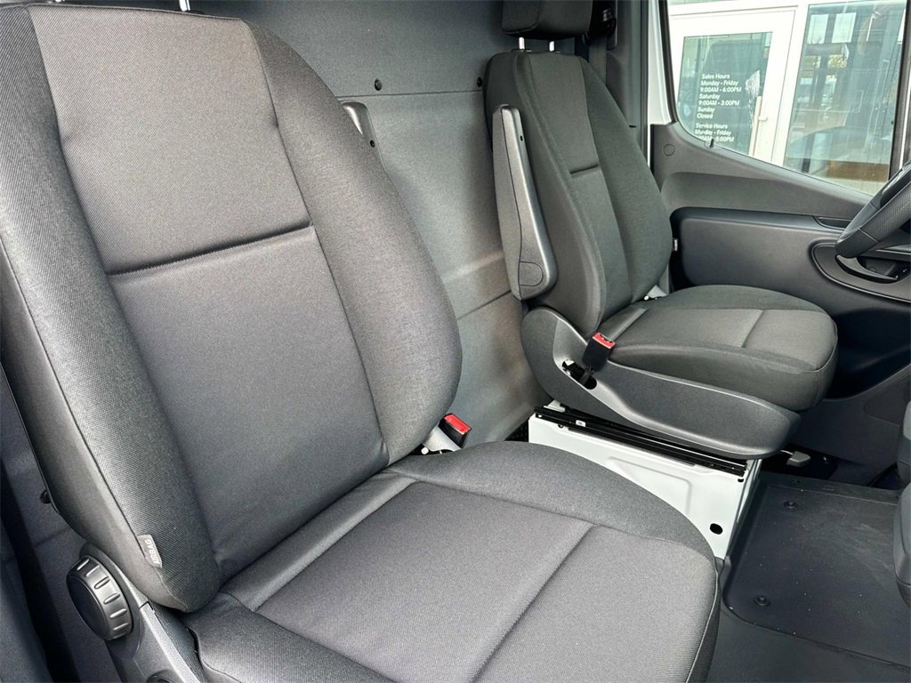 New 2024 Mercedes-Benz eSprinter 170 Cargo image 13