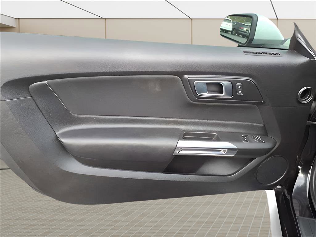 Used 2022 Ford Mustang Coupe image 24